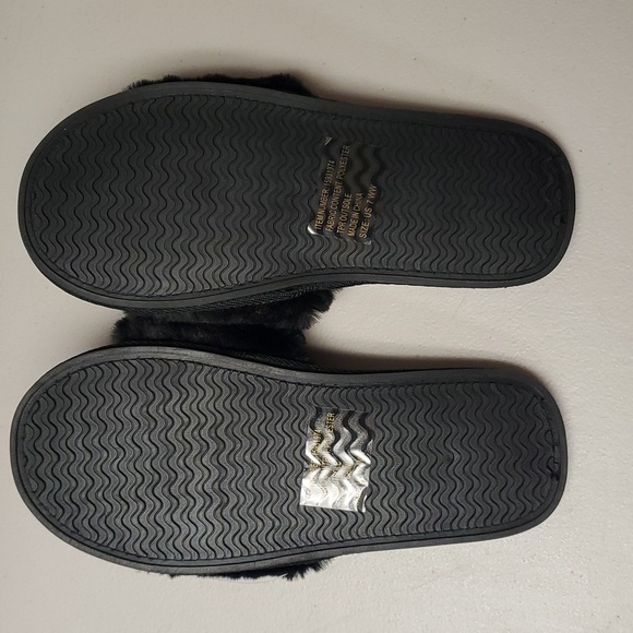 ❤️NWT VINTAGE TORRID CHRISTMAS SLIPPER - SKULL SANTA HAT HOLIDAY FAUX FUR - 7 WW - Picture 8 of 10